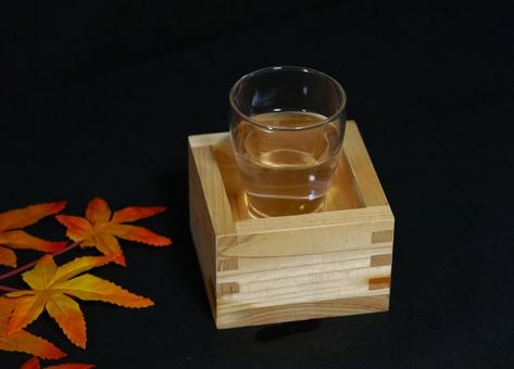 秋の日本酒① 秋の日本酒① 酒,枡,コップの写真素材