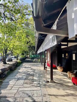 近江八幡の歴史を感じる石畳の参道 近江八幡,滋賀,参道の写真素材