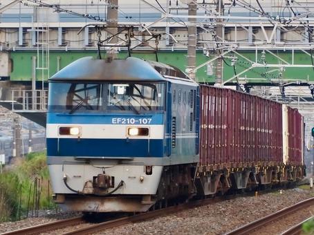 EF210型 総武線貨物列車 幕張本郷駅 EF210型 総武線貨物列車 幕張本郷駅 ef210,ef210ー107,桃太郎の写真素材