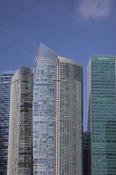 青空と超高層ビルのシンガポールの街並み 青空,超高層ビル,シンガポールの写真素材