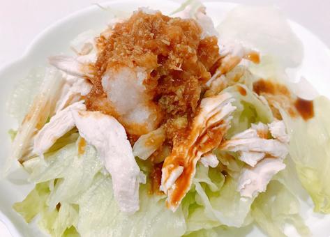 和風チキンサラダ 和風チキンサラダ,大根おろし,レタスの写真素材