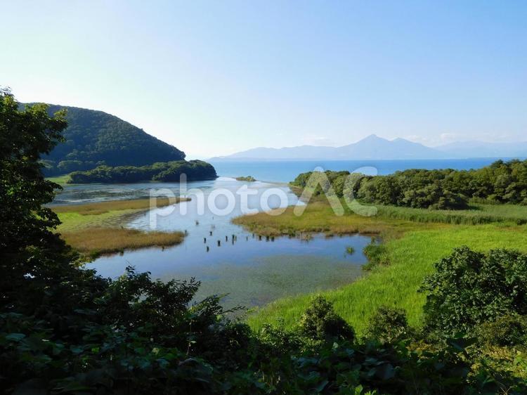 猪苗代湖と磐梯山 猪苗代湖,磐梯山,山の写真素材