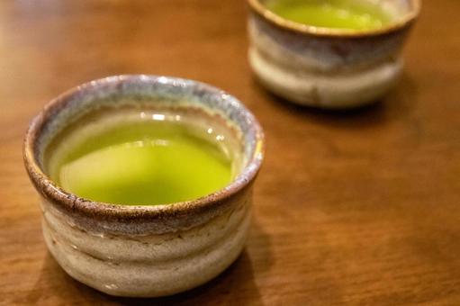 Break with green tea Break with green tea