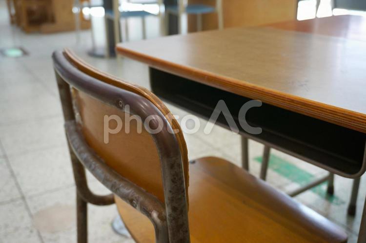 小学生用の机と椅子 小学生,机,椅子の写真素材