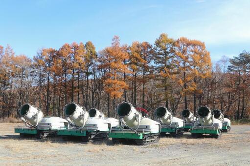 シーズン前のスキー場スノーマシーン スノーマシーン,菅平,高原の写真素材