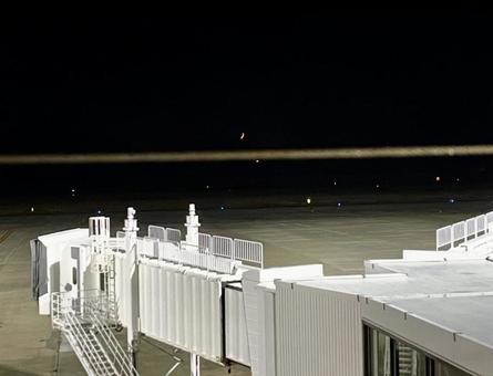 夜の空港 夜の空港の写真