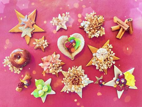 輝くクリスマスオーナメント　星とハート ハート,星,クリスマスの写真素材