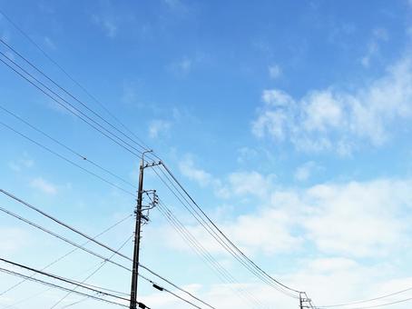 空と電柱と電線 空と電柱と電線の写真