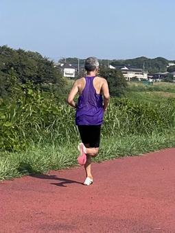 ランニングをしている男性 ランニングをしている男性 男性,男,走るの写真素材