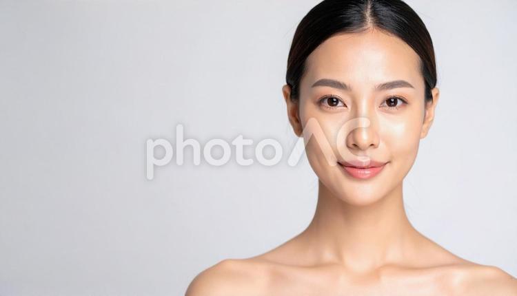 滑らかで輝く肌を持つ日本人女性 美肌,トリートメント,ヘアケアの写真素材