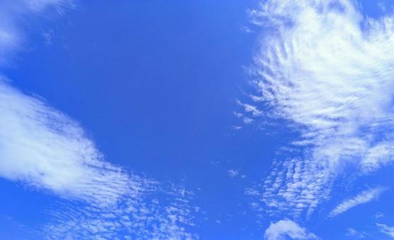 青のキャンバス-22 パノラマ,ふわふわ,天気の写真素材