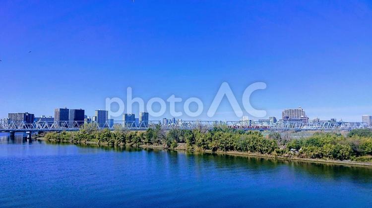青空と川の街並み 川,青空,橋の写真素材