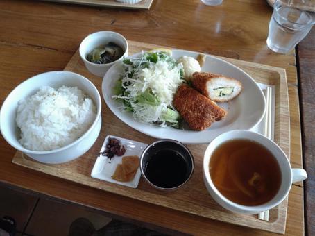 ランチ　和食 チキンカツ,サラダ,味噌汁の写真素材