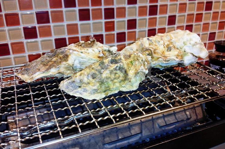 焼き牡蠣 牡蠣,海産物,焼牡蠣の写真素材