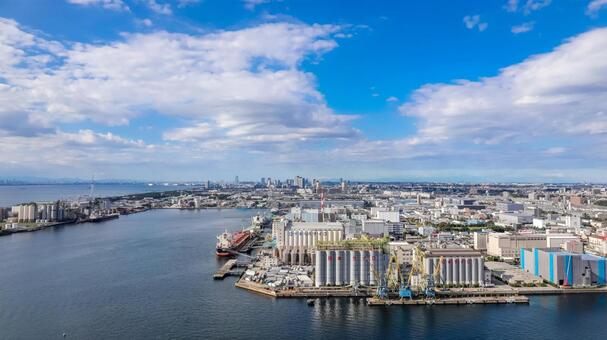 千葉港の港湾施設と市街地の展望 港,千葉港,港湾施設の写真素材
