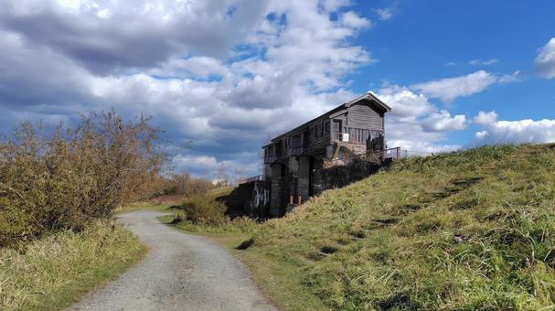 岩保木水門と砂利道 砂利道,空,自然の写真素材