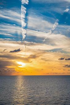 日本海　フェリーからの風景 日本海,日本海フェリー,海の写真素材