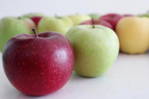 美味しそうな林檎 林檎,果物,アップルの写真素材