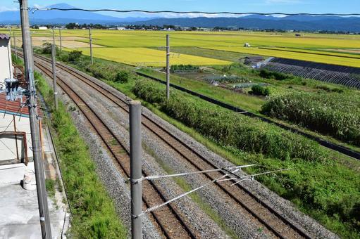 鉄道線路 羽越本線 山形県庄内 鉄道線路 羽越本線 山形県庄内 線路,電車線路,鉄道線路の写真素材