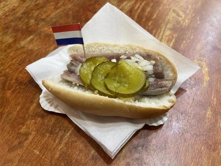 ハーリングサンドイッチ ハーリング,ニシン,塩漬けの写真素材