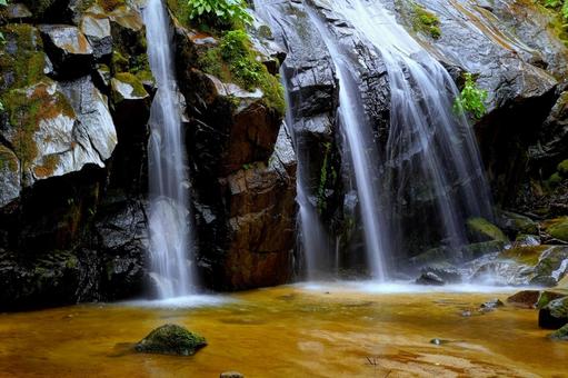 夏の水流(金引きの滝) 夏の水流(金引きの滝) 滝,瀧,金引きの滝の写真素材