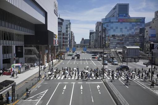 錦糸町南口.国道465号 道路,横断歩道,道先案内板の写真素材