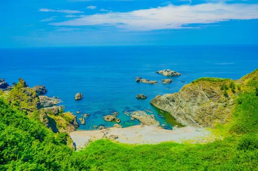 日本の海岸風景 日本の海岸風景 海,岩,緑の写真素材