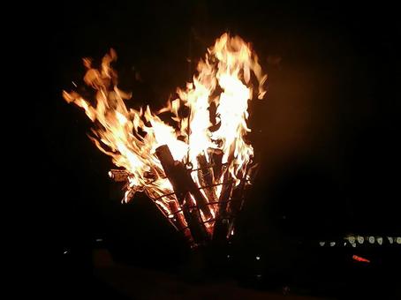 Bonfire on the cormorant fishing boat 1, JPG Bonfire on the cormorant fishing boat 1, JPG