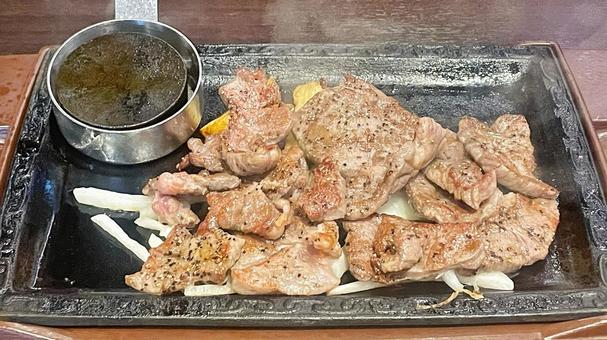 熱々ステーキ 熱々ステーキの写真