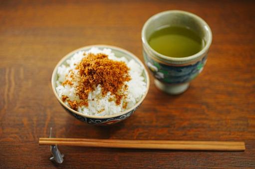 山椒風味の鰹のふりかけご飯 山椒風味の鰹のふりかけご飯の写真