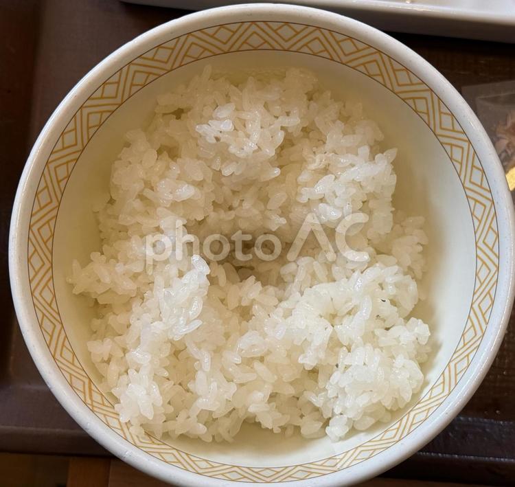 卵かけご飯を作るために窪みをつけたご飯 食事,料理,窪みの写真素材