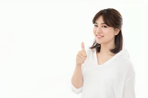 若い女性 グッド サムズアップ 若い女性 グッド サムズアップの写真