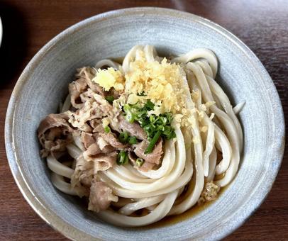 肉ぶっかけうどん　さぬきうどん 肉ぶっかけ,ぶっかけうどん,肉ぶっかけうどんの写真素材
