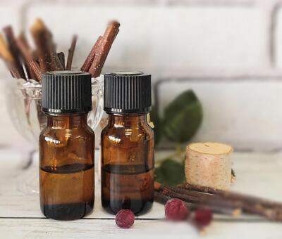 精油 白檀(サンダルウッド)のイメージ アロマ,アロマオイル,ラベルの写真素材