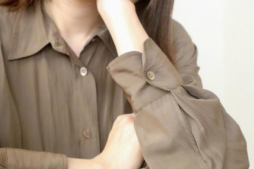 考える女性 考える女性 女性,ビジネス,考え事の写真素材