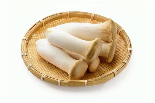 エリンギ(カゴ入り) エリンギ(カゴ入り)の写真