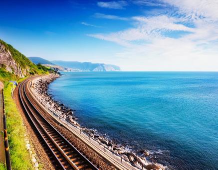 海沿いの線路 海沿いの線路の写真