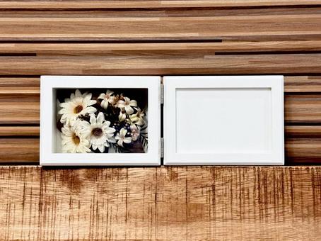 お花のフォトスタンド1 お花のフォトスタンド1 フォトスタンド,フォトフレーム,造花の写真素材