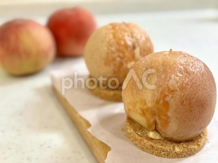 桃のタルト（手作りお菓子） 桃のタルト,まるごと,桃の写真素材