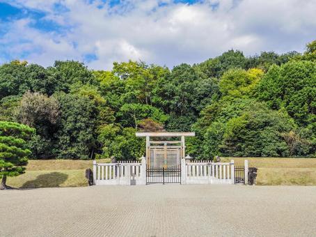 【奈良県】橿原市・神武天皇陵 神武天皇陵,四条ミサンザイ古墳,橿原市の写真素材