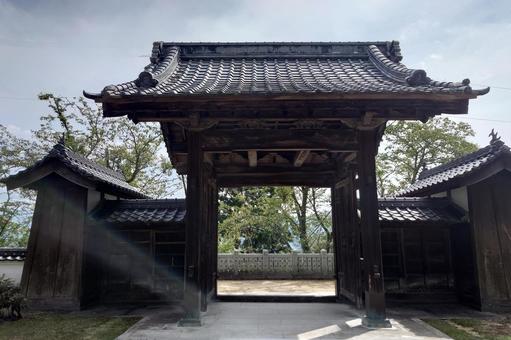 徳島県-箸蔵寺-中門-境内側の写真