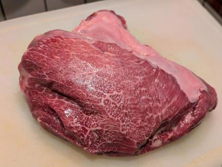 牛ほほ肉 牛,牛肉,肉塊の写真素材