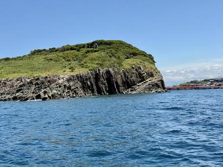 遊覧船から見た東尋坊の景色 雄島の岸壁 遊覧船から見た東尋坊の景色 雄島の岸壁 橋,水面,遊覧船の写真素材