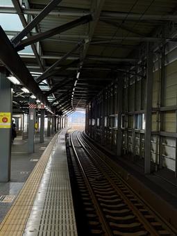 福井駅のプラットホーム 福井駅,ハピライン福井,乗車口の写真素材