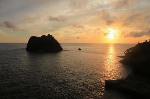 西伊豆町の綺麗な夕陽 西伊豆町の綺麗な夕陽 西伊豆町,夕陽,綺麗な夕陽の写真素材