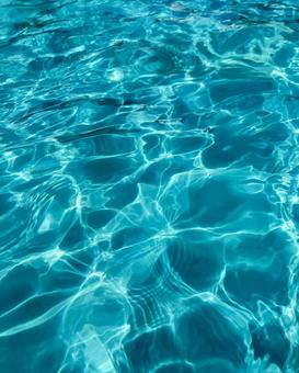 水面 波紋,波,反射の写真素材