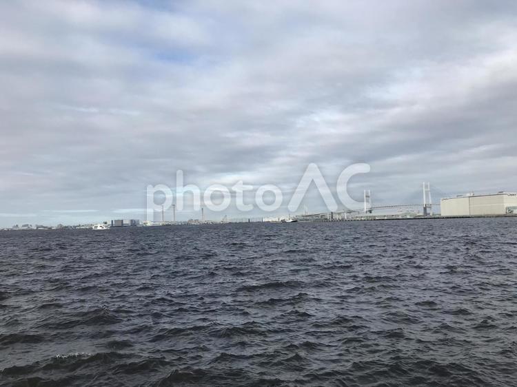 横浜の海、横浜港 海水,水,ベイサイドの写真素材