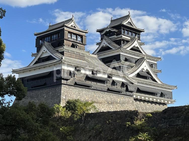 青空と城のハーモニー 熊本城,熊本県,城の写真素材