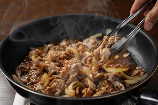 豚肉炒め 豚肉炒め 豚こま,豚こま切れ,豚こま肉の写真素材
