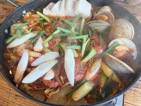韓国料理 海鮮鍋 韓国料理 海鮮鍋の写真